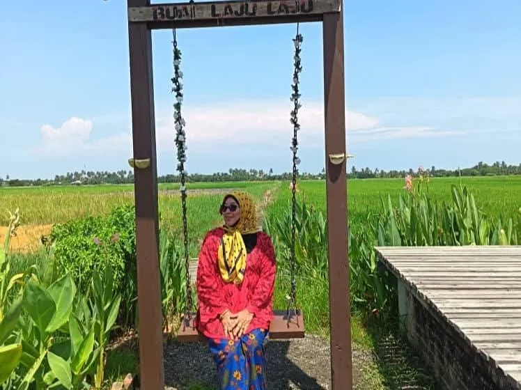 Pesona Sawah — slide 8