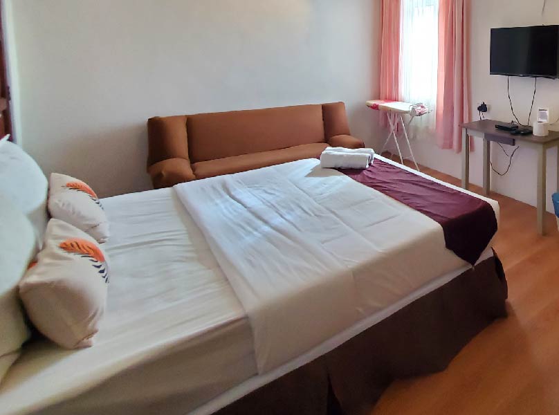 Standard Room (Balcony – West) — photo 8